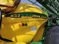 John Deere - 832